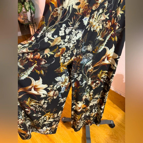 Antonio Melani floral jumpsuit size 12 - Picture 9 of 12